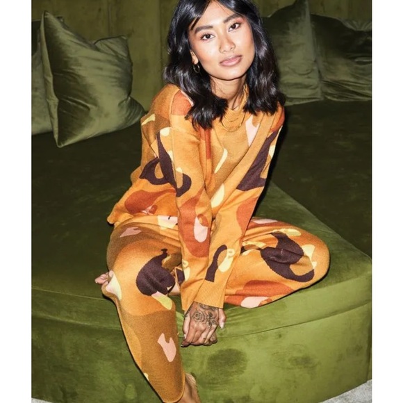 NEVER FULLY DRESSED Tan Retro Love Knit Pant Size 8 - Picture 4 of 16